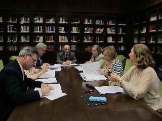 Se ha propuesto la firma de un acuerdo de colaboración con la Federación regional del Taxi y el Instituto de la Mujer de Castilla La Mancha para cubrir los traslados de las mujeres víctimas y sus hijo